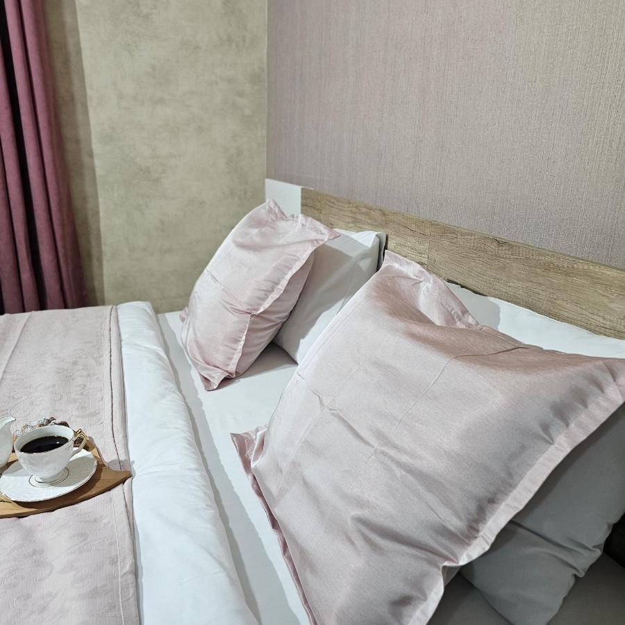 Memory Basket Hotel Kʼutʼaisi Exterior foto