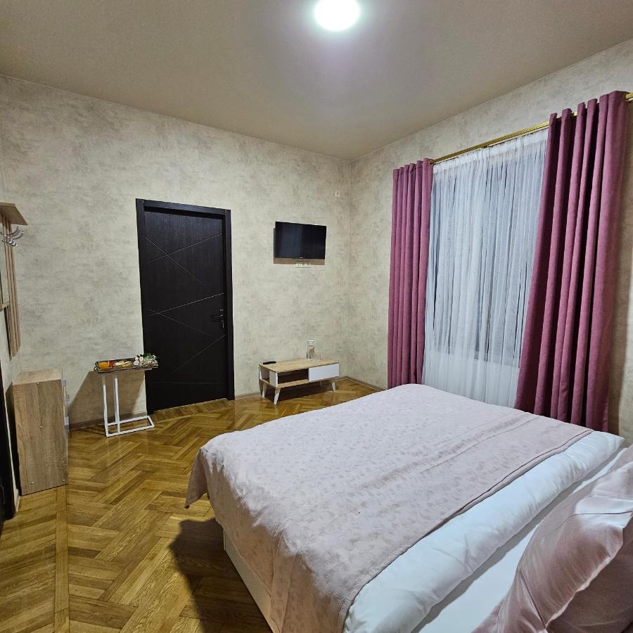Memory Basket Hotel Kʼutʼaisi Exterior foto