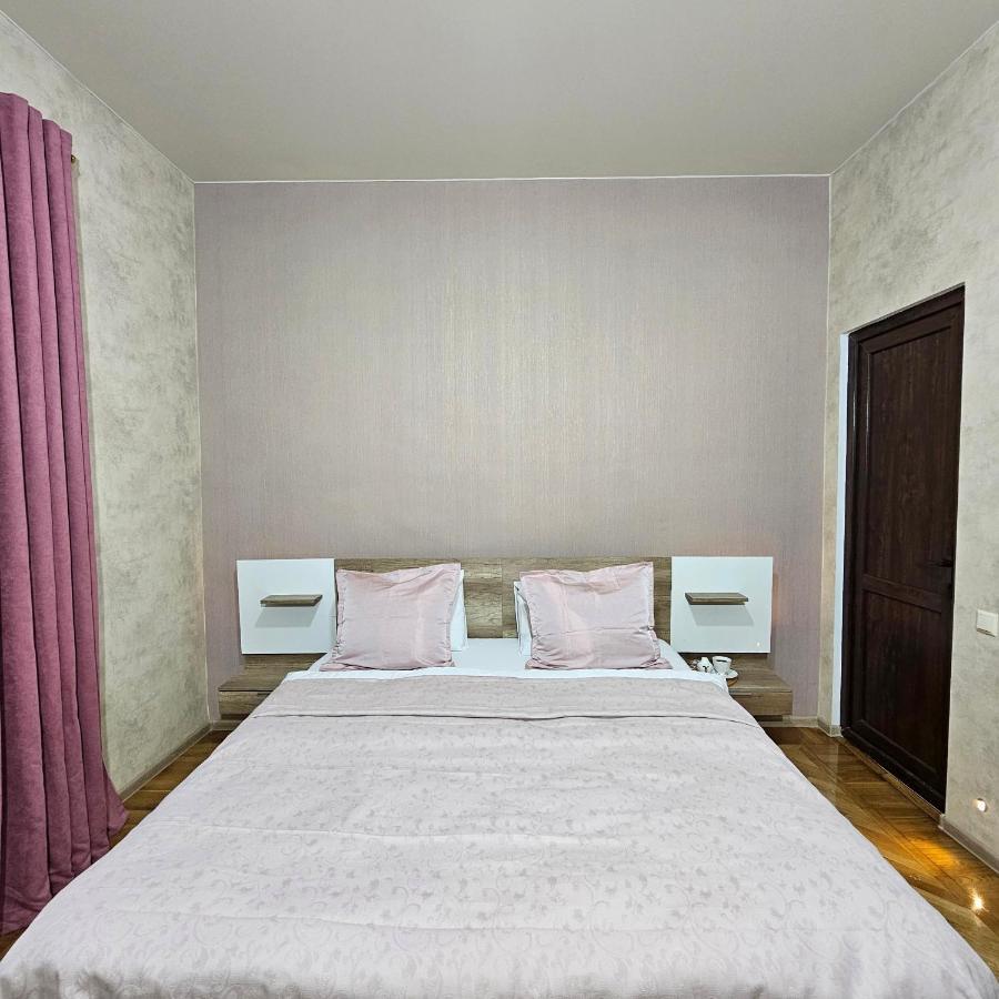 Memory Basket Hotel Kʼutʼaisi Exterior foto